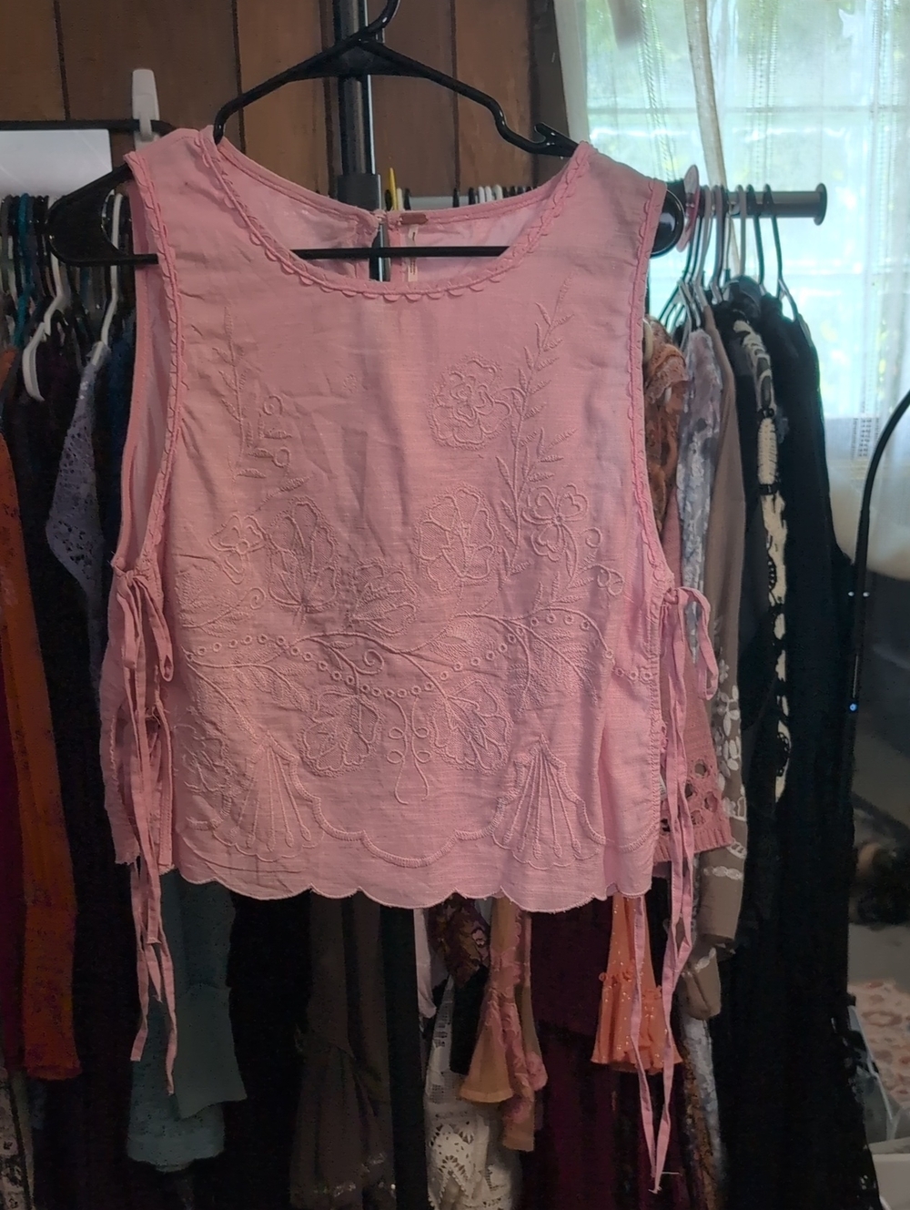 Faded Gardens Light Pink Embroidered Tie-Side Sleeveless Top EUC - Picture 3 of 6